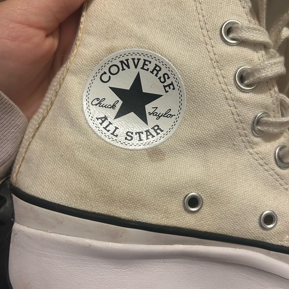 High-Top converse - Picture 7 of 7